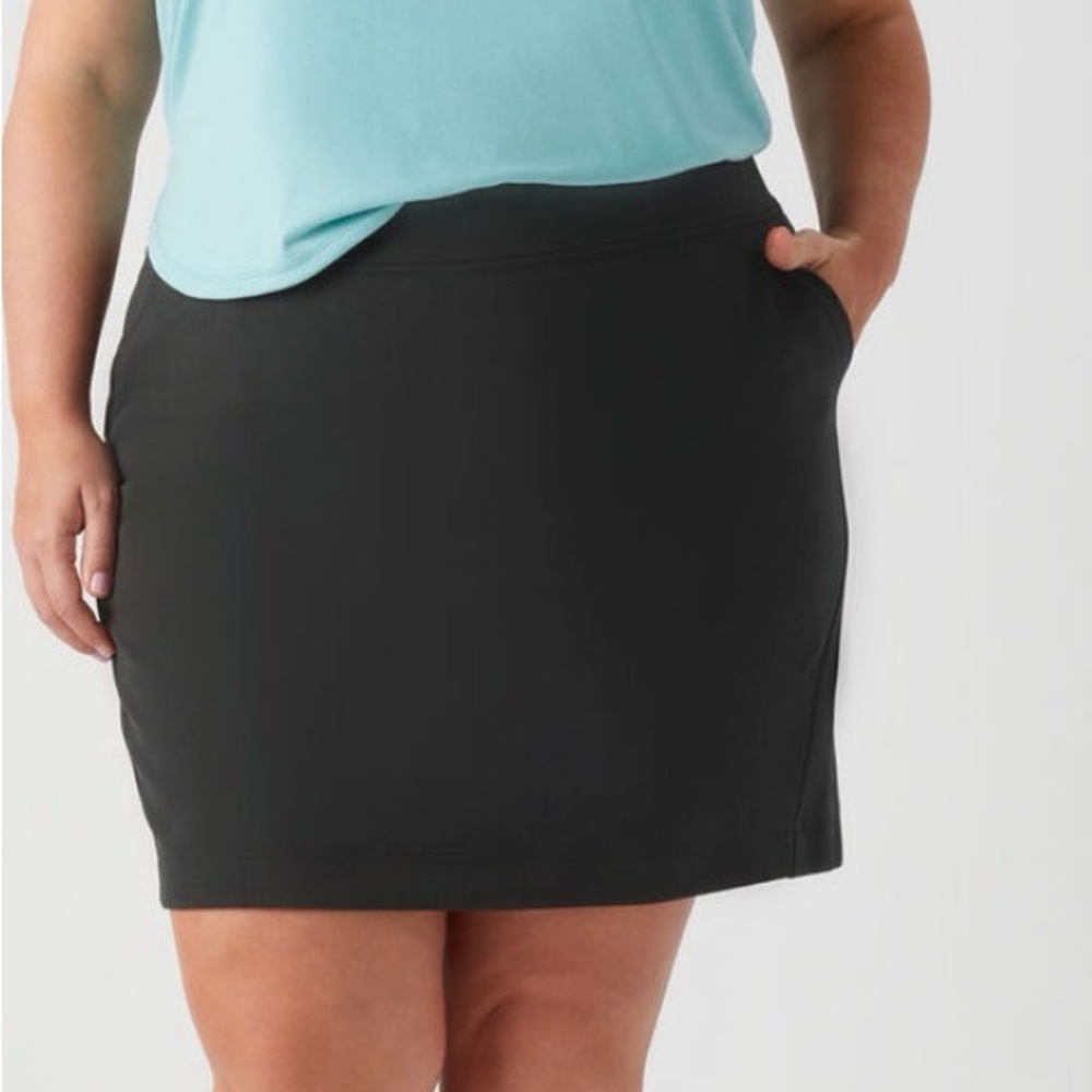 Duluth Trading Co Black Noga Skort